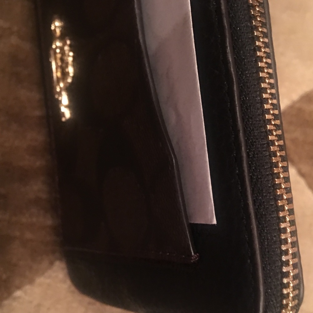 🌺NWT🌺. COACH wristlet with exterior pocket - Picture 6 of 8